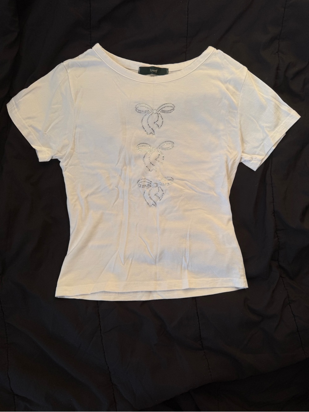 White Short-Sleeve Women's Baby-Tee Crop Top with Rhinestone Bow Detail